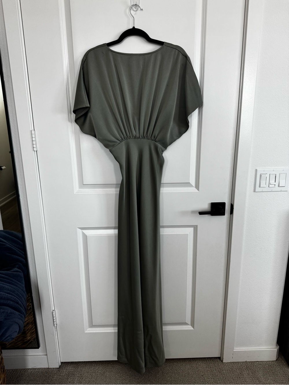 BHLDN LEILA DEEP-V
FLUTTER-SLEEVE SATIN A-LINE GOWN Moss Sage Green Size 4 - Picture 5 of 12